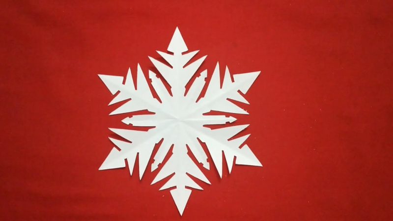 Дизайн резных снежинок лёгкий