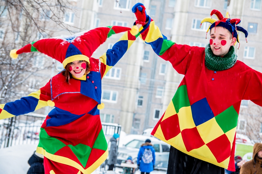 яркое празднование масленицы