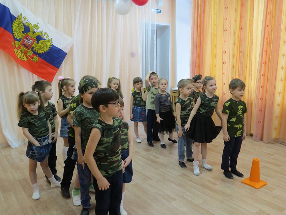 23 февраля начальная школа конкурсы для мальчиков. 23 Февраля соревнования для мальчиков. Веселые конкурсы мальчикам на 23 февраля. Конкурсы для мальчиков на 23 февраля в классе. Игры на 23 февраля в школе для мальчиков.